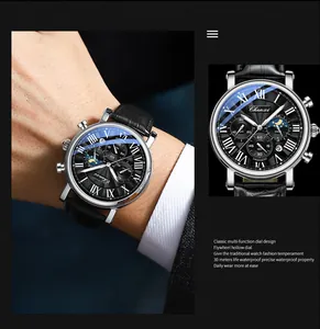 Dettaglio di orologio da uomo business con numeri romani e indicazione delle fasi lunari