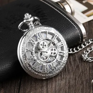 Montre à Gousset Mécanique Vintage Engrenage Creux Chiffres Romains Chaîne en Alliage Antique Steampunk Bijoux Montre