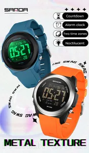 Vue détaillée de la montre de sport numérique étanche Sanda avec texture métallique et LED