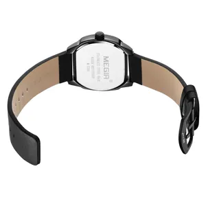 Vista trasera profesional del reloj deportivo cuadrado MEGIR 2201 para hombre con correa de cuero