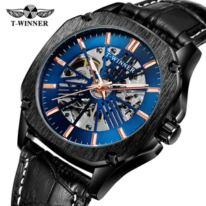 Gros plan de la montre mécanique automatique T-WINNER pour homme avec cadran bleu.