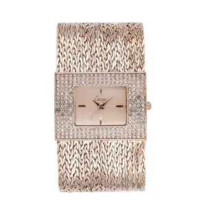 Élégante montre à quartz carrée en or rose avec lunette en strass et bracelet chaîne
