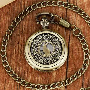 Montre à gousset rétro en bronze avec motif lapin ajouré et mouvement quartz.
