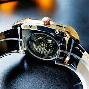 Montre mécanique automatique carrée pour hommes avec fond transparent et bracelet cuir