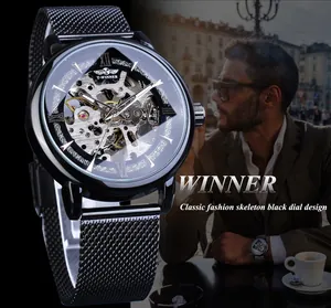 Détail de la montre mécanique squelette Winner pour homme avec bracelet en maille