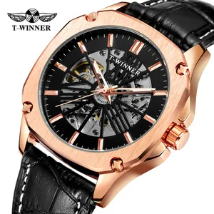 Vue détaillée de la montre automatique T-WINNER avec cadran squelette et bracelet en cuir.