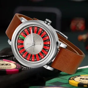 Gros plan d'une montre à quartz pour homme avec un cadran au design roulette