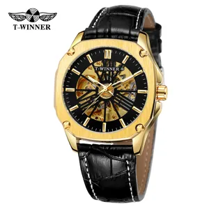 Détail de la montre mécanique squelette T-WINNER pour homme avec bracelet en cuir.