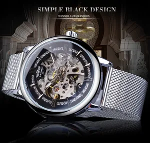 Vue détaillée de la montre mécanique squelette T-Winner pour homme avec bracelet argent