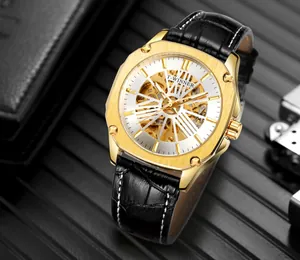 Détail macro de la montre automatique T-WINNER pour homme avec boîtier octogonal doré