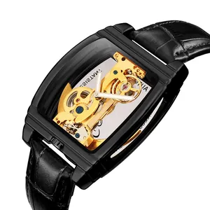 Détail d'une montre mécanique automatique squelette noire pour homme avec engrenages dorés