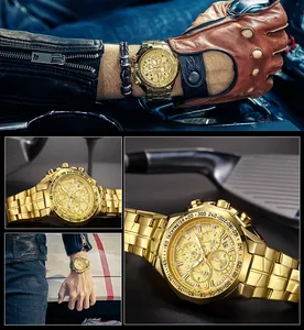 Détail de la montre chronographe WWOOR de luxe en or pour homme avec bracelet en acier doré