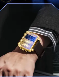 Vue détaillée de la montre Sanda dorée à double affichage au poignet avec costume d'affaires.