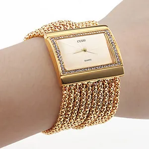 Elegante reloj de moda cuadrado dorado para mujer con bisel de strass y pulsera multihilo
