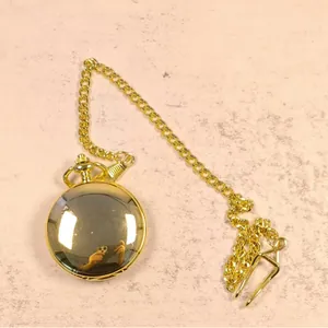 Antike polierte goldene Taschenuhr mit klassischer Kette für Vintage-Geschenke
