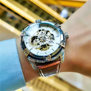 Hochwertige SEWOR Herren-Automatik-Skelettuhr mit braunem Lederarmband und Silbergehäuse