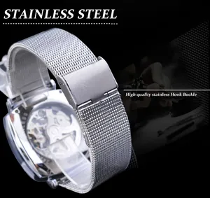 Détail du bracelet de montre en maille d'acier inoxydable avec boucle déployante