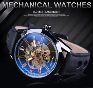 Détail de la montre mécanique squelette Forsining avec lentille en verre bleu design