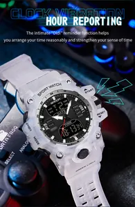 Gros plan du cadran de la montre transparente blanche avec aiguilles et écran digital