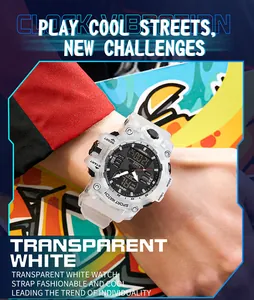 Montre numérique SANDA blanc transparent au poignet, fond street graffiti