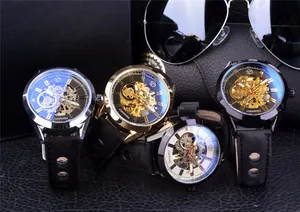 Vue détaillée des montres mécaniques squelettes Forsining pour hommes avec cuir noir.