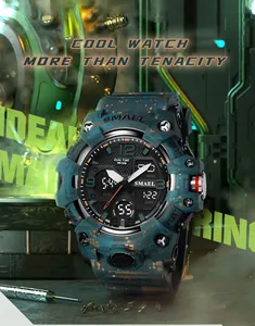 Vue détaillée de la montre tactique SMAEL camouflage avec décor de science-fiction