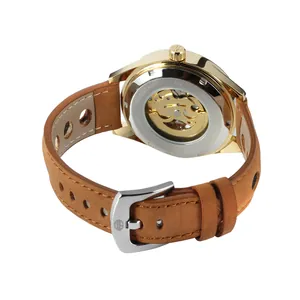Détail vue arrière montre automatique squelette Forsining avec bracelet en cuir brun