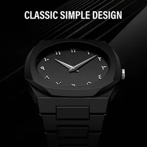 Montre homme octogonale noire élégante avec finition en caoutchouc mat et chiffres arabes