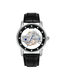 Vue détaillée du cadran squelette et des engrenages de la montre de mode pour hommes