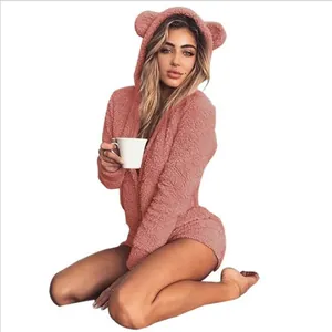 Combi-short à capuche rose duveteux avec oreilles d'ours pour intérieur