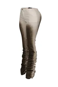 Detail einer Vintage-Hose mit Farbverlauf und gerafftem Design für modebewusste Damen