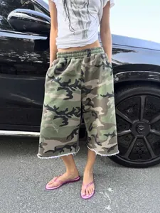 Short de survêtement camouflage rétro américain à jambes larges et à ourlet brut