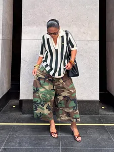 Trendige Camouflage-Cargo-Hose mit weitem Bein für Damen im Urban-Streetwear-Stil