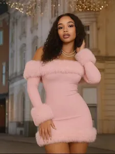Robe courte rose élégante à épaules dénudées avec bordure en peluche et manches longues