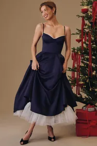 Elegante Franse stijl korset slipjurk met satijn en witte tule mesh zoom detail
