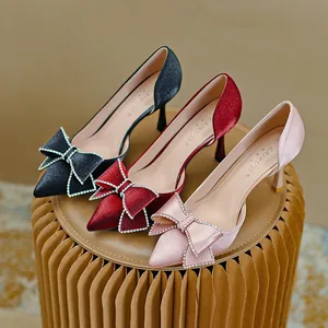 Scarpe Col Tacco Alto da Donna a Punta con Taglio Laterale Francese Eleganti Tacchi D'Orsay in Satin con Fiocco di Strass per Feste