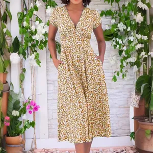 Boho-Midikleid mit Blumenprint, V-Ausschnitt, kurzen Ärmeln und praktischen Seitentaschen