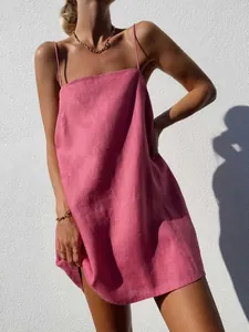 Robe nuisette bohème en coton et lin rose avec encolure carrée pour les looks d'été