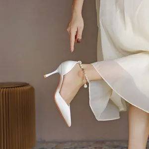 Elegante Damen Satin Stiletto Heels Mit Künstlicher Perlen Knöchelkette Spitze Pumps D-Orsay Brautschuhe Für Hochzeit Party