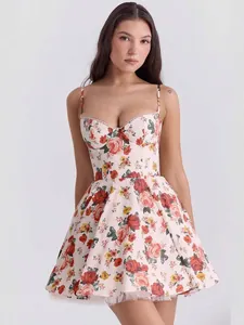 Elegantes Blumen-Minikleid mit Korsett-Oberteil, Lagen-Netzsaum und Spaghettiträgern