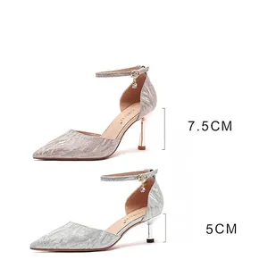 Sandalias de punta con purpurina disponibles en tacones de 5 cm y 7,5 cm
