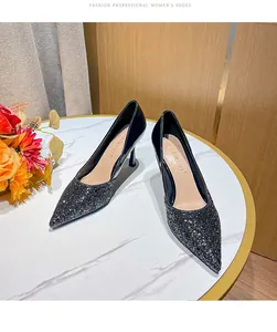 Élégants escarpins à talons aiguilles noirs pailletés à bout pointu pour soirées de gala