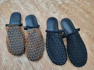 Breathable flat mesh hollow-out woven closed-toe slippers for casual summer wear