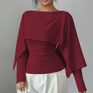 Elegante blusa tipo capa rojo vino con cuello redondo y diseño entallado mujer