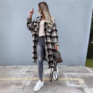 Giacca a camicia lunga scozzese per donna in un classico motivo a quadri oversize