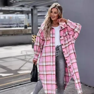 Giacca camicia lunga a quadri rosa per donna in un elegante design scozzese oversize