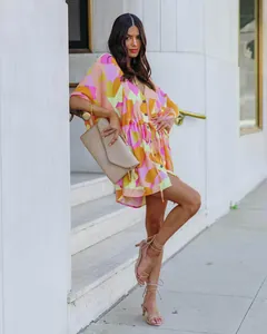 Robe chemise mini à imprimé abstrait avec taille à cordon de serrage et col en V
