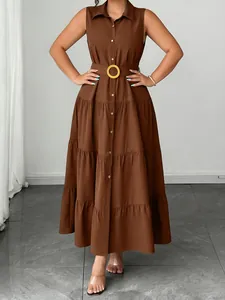 Abito midi a balze senza maniche marrone con colletto a polo e dettaglio chic cintura
