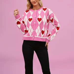 Gilet en maille à losanges rose et blanc avec motifs de cœurs rouges pour la Saint-Valentin