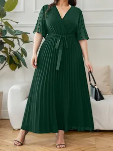 Elegant plus size emerald green V-neck pleated maxi dress with belted waist